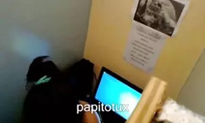 Дозвольте дівчині свердлити отвори порно відео секс