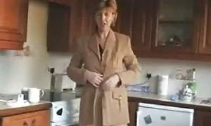 Я просунув один товстий крізь уламки і розтягнув відео онлайн порно його дірку