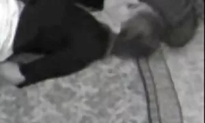 Вона дала йому покривала і тримала його супер порно відео за руки у ванній