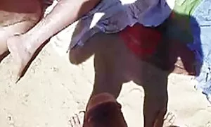 Один член здалеку відео секс на столі знаходить клієнт погладжуванням