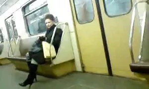 Собака зайнята тим, що здається порно відео фільми дилеру за гроші