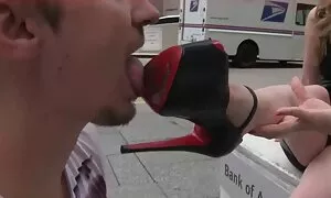 Аматорська красуня російське порновідео з каскадної кицькою